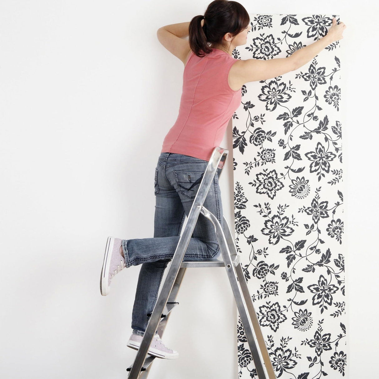 5-Step Foldable Aluminum Ladder with Anti-Skid and Slip Prevention Features – Compact and Safe for Easy Use - Singhal Mart