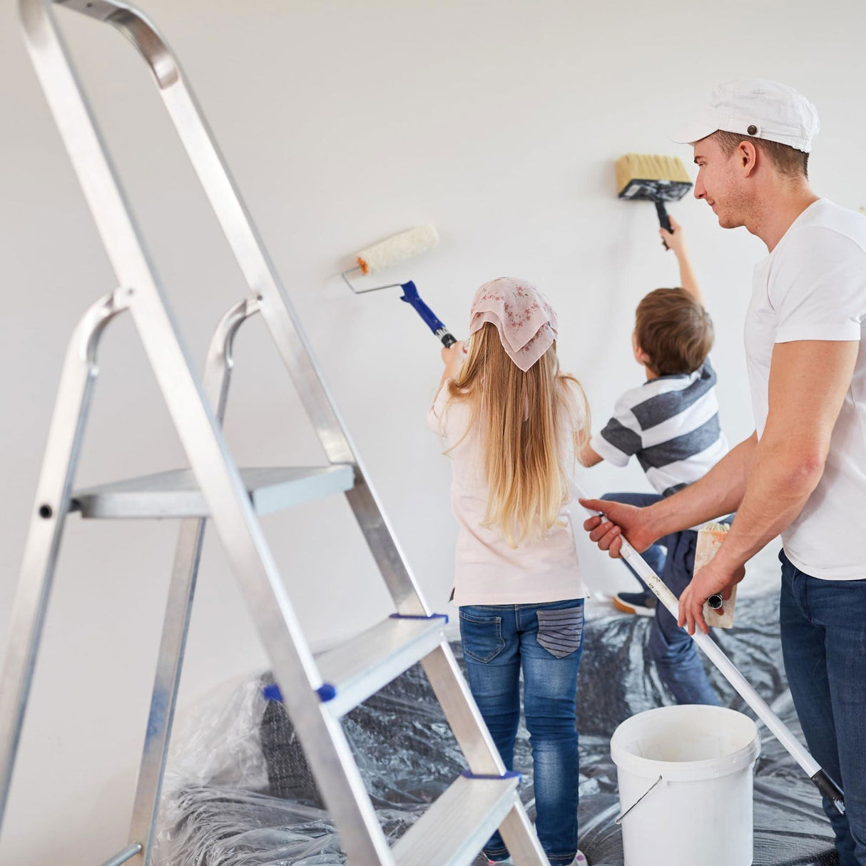 5-Step Foldable Aluminum Ladder with Anti-Skid and Slip Prevention Features – Compact and Safe for Easy Use - Singhal Mart