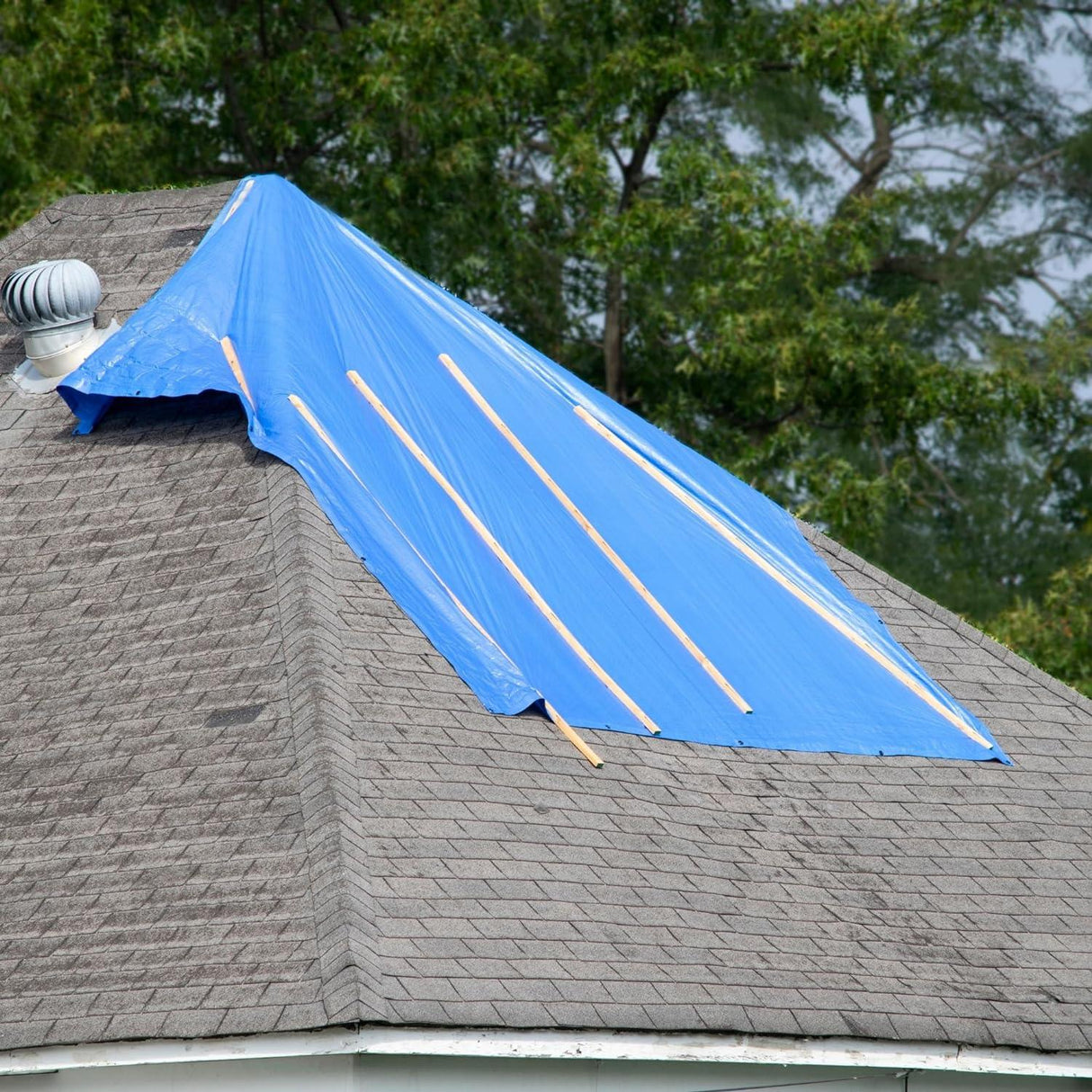 Singhal 18x24 ft Tarpaulin Sheet, 170 GSM HDPE, Waterproof & UV Treated, Heavy Duty Blue Tarpaulin with Strong Aluminum Eyelets at Each Corner - Singhal Mart