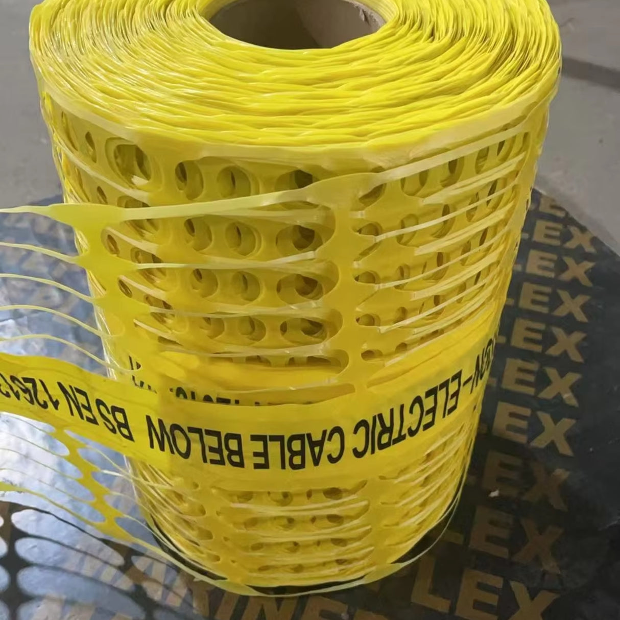 Singhal Underground Warning Mesh Roll - Utility Marker Mesh for Cable, Gas & Pipeline Safety – High Visibility, Durable Plastic